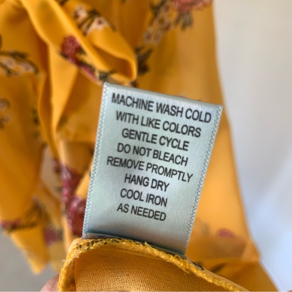 NWT FeathersNYC High Low Sheer Floral Wrap/Cover Up Size Small - Picture 12 of 12